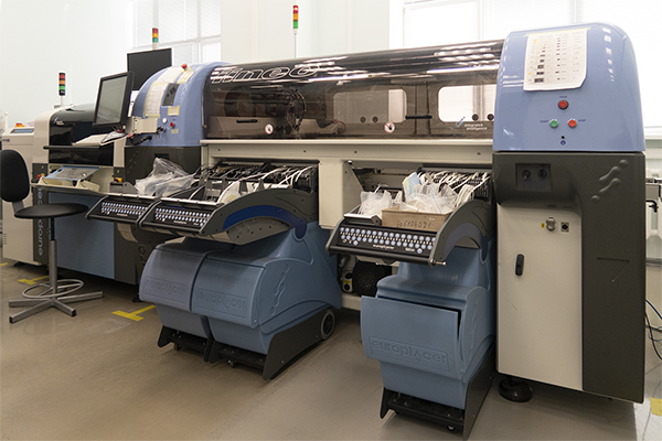 Контролируемая эволюция: от ручной пайки до автоматизированного монтажа компонентов 0201 и BGA